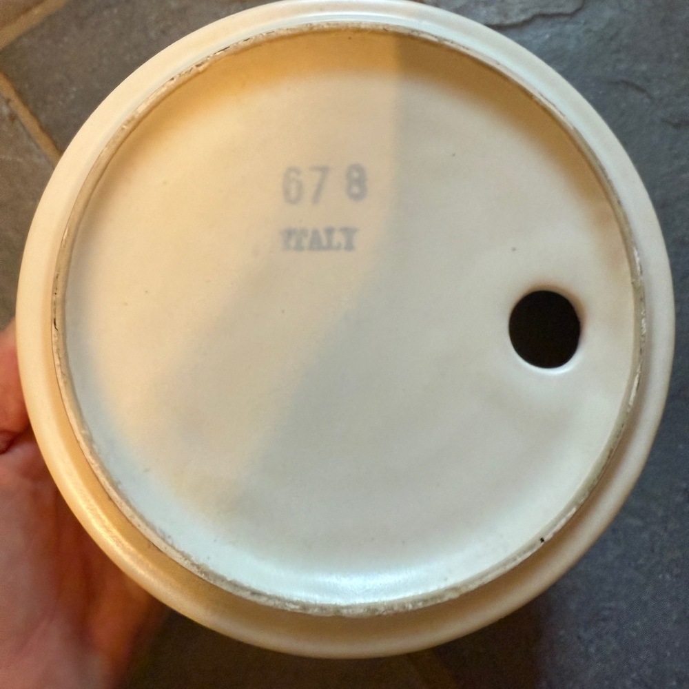 VINTAGE 1980S ROUND WHITE Ceramic ASHTRAY made in Italy - Picture 2 of 2